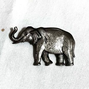 Elephant lapel pin